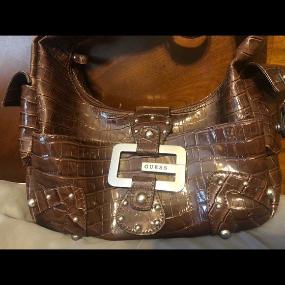 Guess purse - Picture 2 of 2